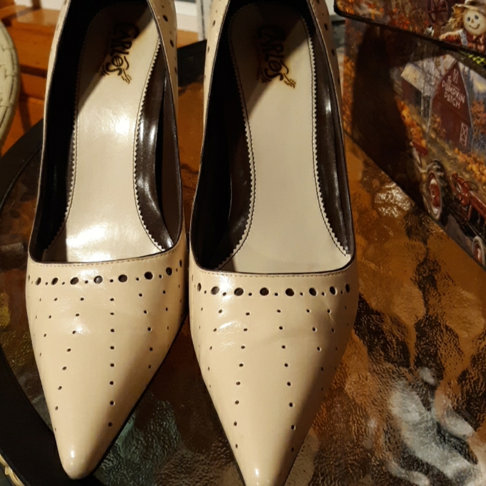Shoes - Picture 3 of 8